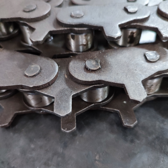 Correntes Especiais - CORRENTE PARA INDUSTRIA DE MASSAS - CORRENTE PARA SECADORES - CORRENTE COM ADITAMENTO ESPECIAL PARA MASSA LONGA CORRENTE PARA INDUSTRIA DE MASSAS - CORRENTE PARA SECADORES - CORRENTE COM ADITAMENTO ESPECIAL PARA MASSA LONGA